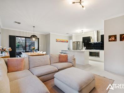 26 Calamocha Way, Piara Waters WA 6112