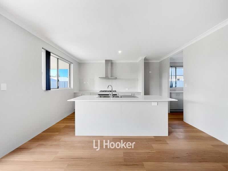 14 Leschenaultia Loop, Yalyalup WA 6280