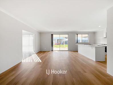 14 Leschenaultia Loop, Yalyalup WA 6280