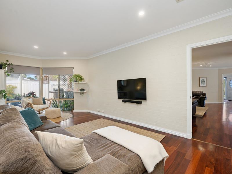 18 Truslove Way, Duncraig WA 6023