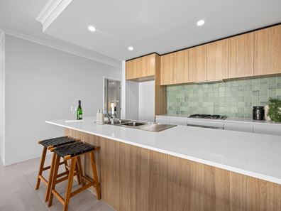 8 Dale Street, Mount Nasura WA 6112