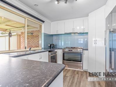 16 Skua Grove, Seville Grove WA 6112