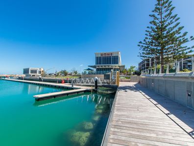 10 Scout Turn, North Coogee WA 6163