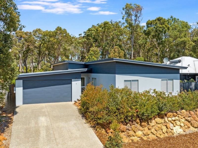 7 Wandoo Place, Cowaramup WA 6284