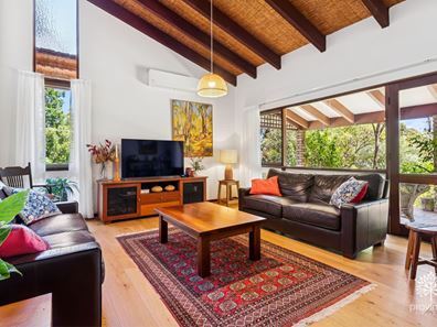 6 Tindale Road, Lesmurdie WA 6076