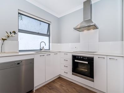 15 Ozone Parade, Trigg WA 6029