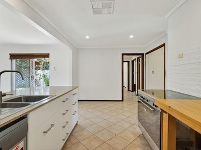 2 Matfield Way, Gosnells WA 6110
