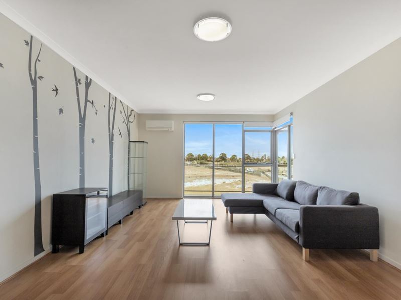 302/25 Malata Crescent, Success WA 6164