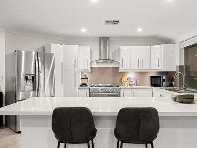 15 Pilgrim Place, Currambine WA 6028