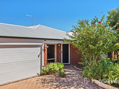 32 Oakfield Gardens, Parmelia WA 6167