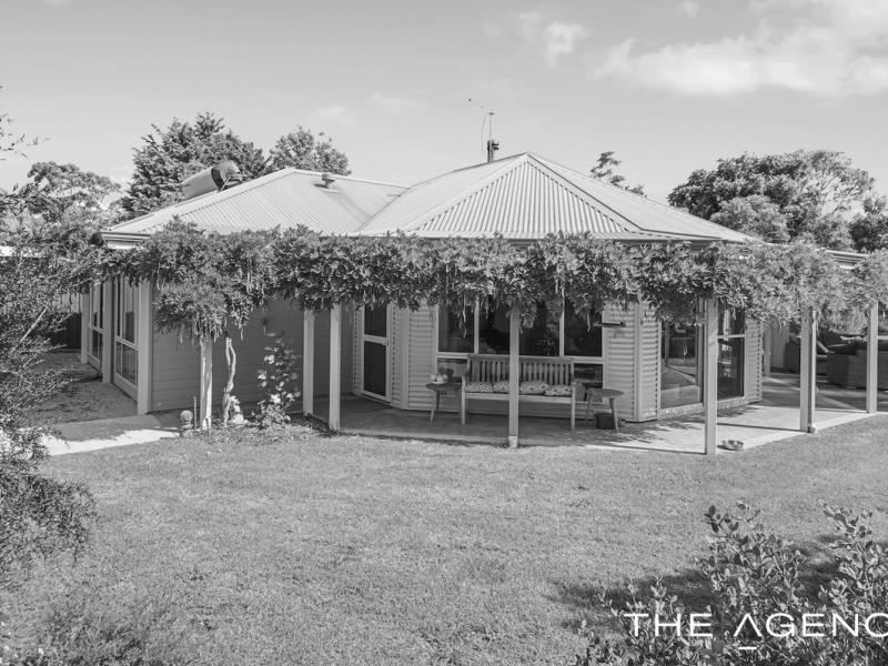 16 Chiltern Road, Ocean Beach WA 6333