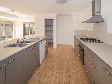 6 Indooroopilly Crescent, Dunsborough WA 6281