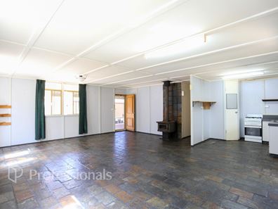 15 Johns Street, Sinclair WA 6450