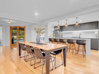 25 Windward Loop, Ocean Reef WA 6027