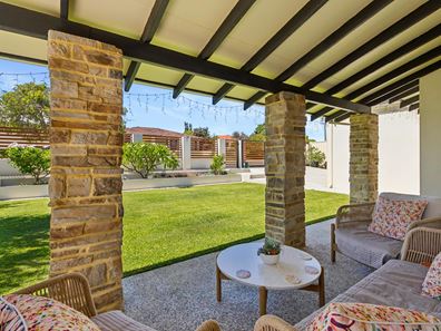 4 Mahonia Place, Duncraig WA 6023
