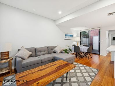 1/8 Gibney Avenue, Mount Hawthorn WA 6016