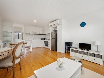 11/1 Glenariff Boulevard, Canning Vale WA 6155