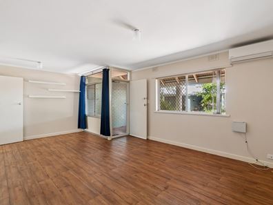 3/6 Seaton  Place, Girrawheen WA 6064