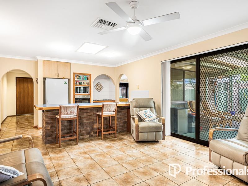 17A Burntoak Way, Kingsley