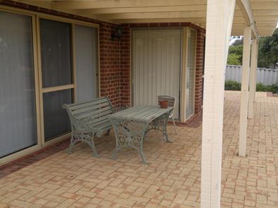 15b Woodley Crescent, Melville WA 6156