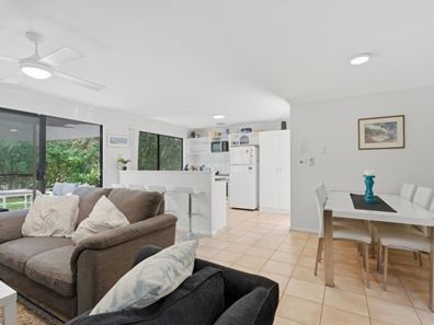 1/8 Martingale Drive, Dunsborough WA 6281