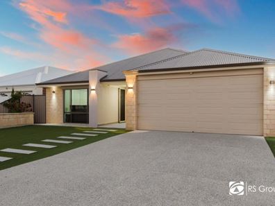 8 Solingen Way, Piara Waters WA 6112