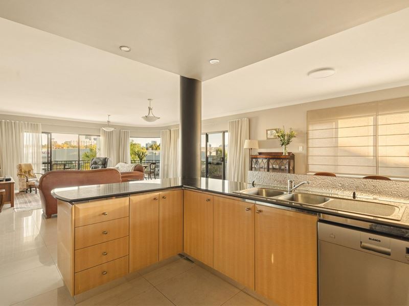 2/22 Kensington Street, East Perth WA 6004
