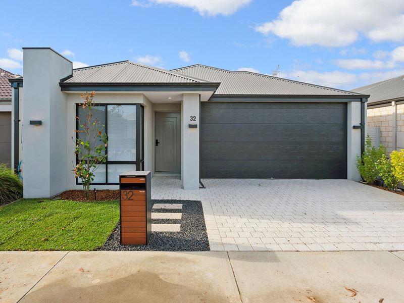 32 Lancaster Loop, Piara Waters WA 6112
