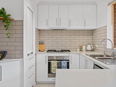3B Musulin Rise, Lake Coogee WA 6166