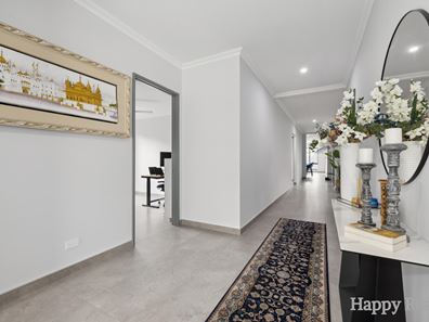 18 Nicholson Court, Canning Vale WA 6155