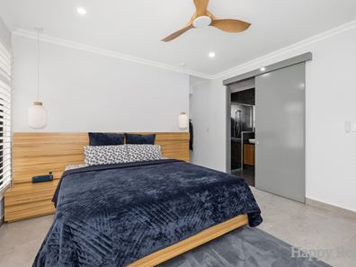 18 Nicholson Court, Canning Vale WA 6155