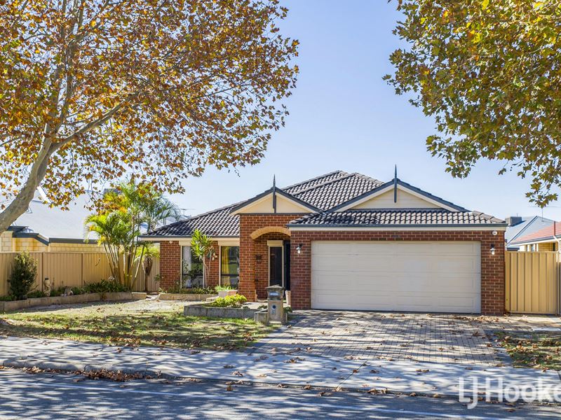 61 Towncentre Drive, Thornlie