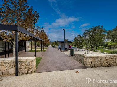 4 Glaze Grove, Alkimos WA 6038