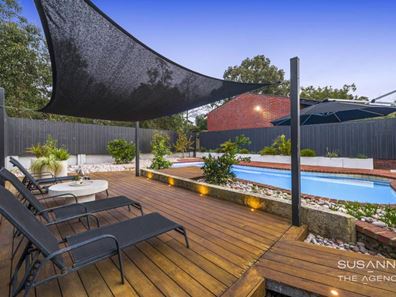 36 Waterloo Crescent, Lesmurdie WA 6076