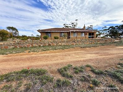 737 Cusack Drive, Wadderin WA 6369