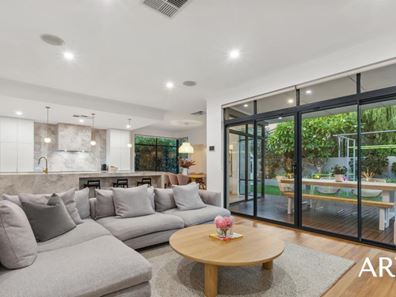9 Kirkby Ridge, Salter Point WA 6152