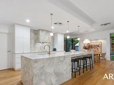 9 Kirkby Ridge, Salter Point WA 6152
