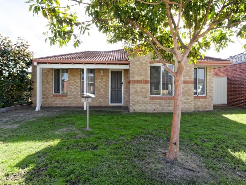 37 Zaragoza Drive, Port Kennedy WA 6172