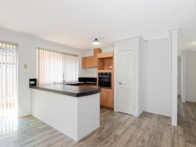 37 Zaragoza Drive, Port Kennedy WA 6172