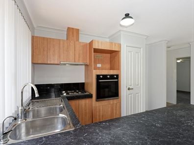 37 Zaragoza Drive, Port Kennedy WA 6172