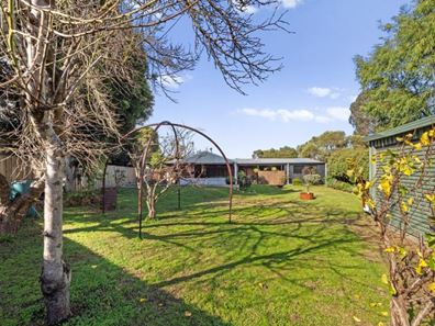 32 Bovell Avenue, Margaret River WA 6285