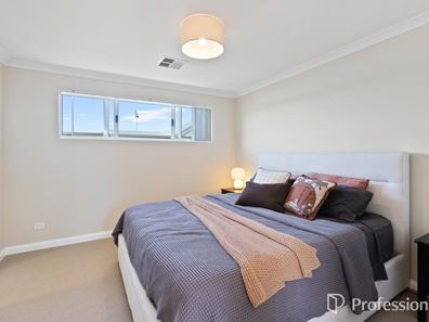 16 Shortboard Street, Yanchep WA 6035