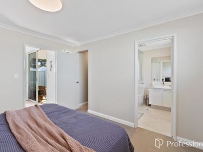 16 Shortboard Street, Yanchep WA 6035