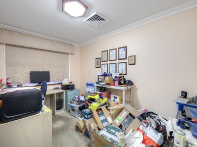 16 Cootamundra Way, Maida Vale WA 6057