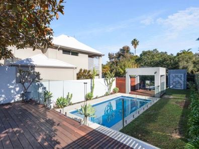 2 Oakover Street, East Fremantle WA 6158