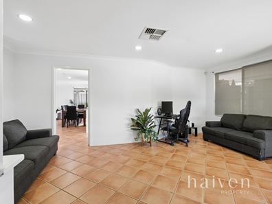 23 Highclere Boulevard, Marangaroo WA 6064