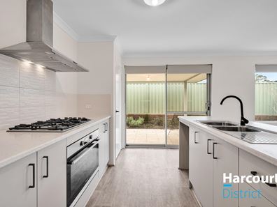 12 Emerald Street, Henley Brook WA 6055
