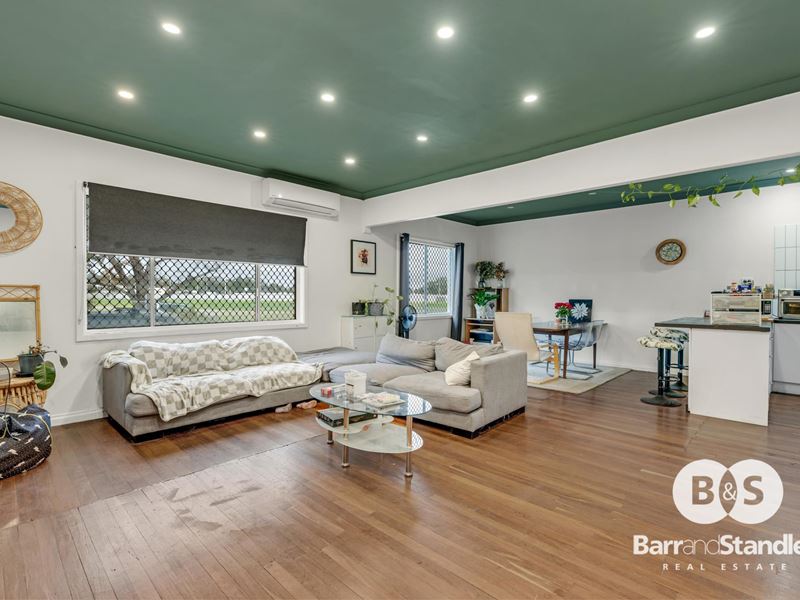 30 Hands Avenue, Carey Park WA 6230