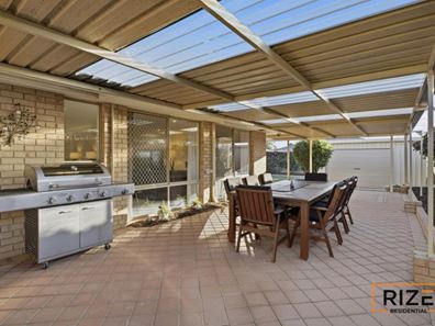 5 Cadoux Loop, Hocking WA 6065