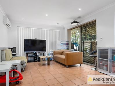 22 Frond Circuit, Banksia Grove WA 6031